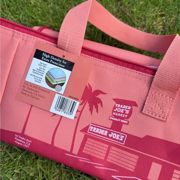 Trader Joe's mini Coral Tote Bag/Lunch bag - Picture 2 of 2